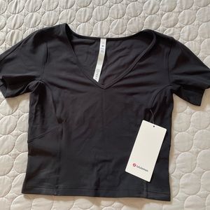 Lululemon nulu cropped slim t shirt 🍋